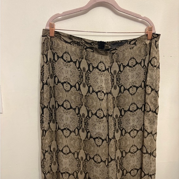 Suzy Shier Black and Tan Snake Print Pants - Picture 2 of 6